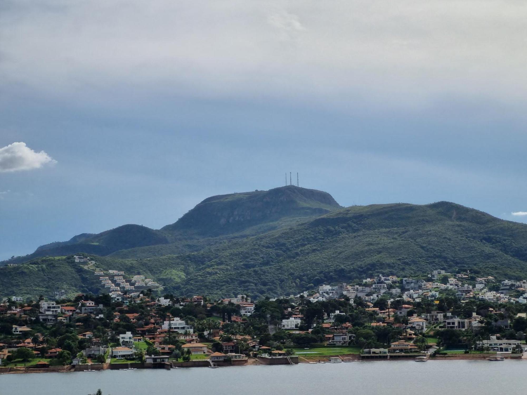 Recanto Brenda - Casa Luxo Capitolio Com Vista Pro Lago, Escarpas E Morrochapeu ภายนอก รูปภาพ